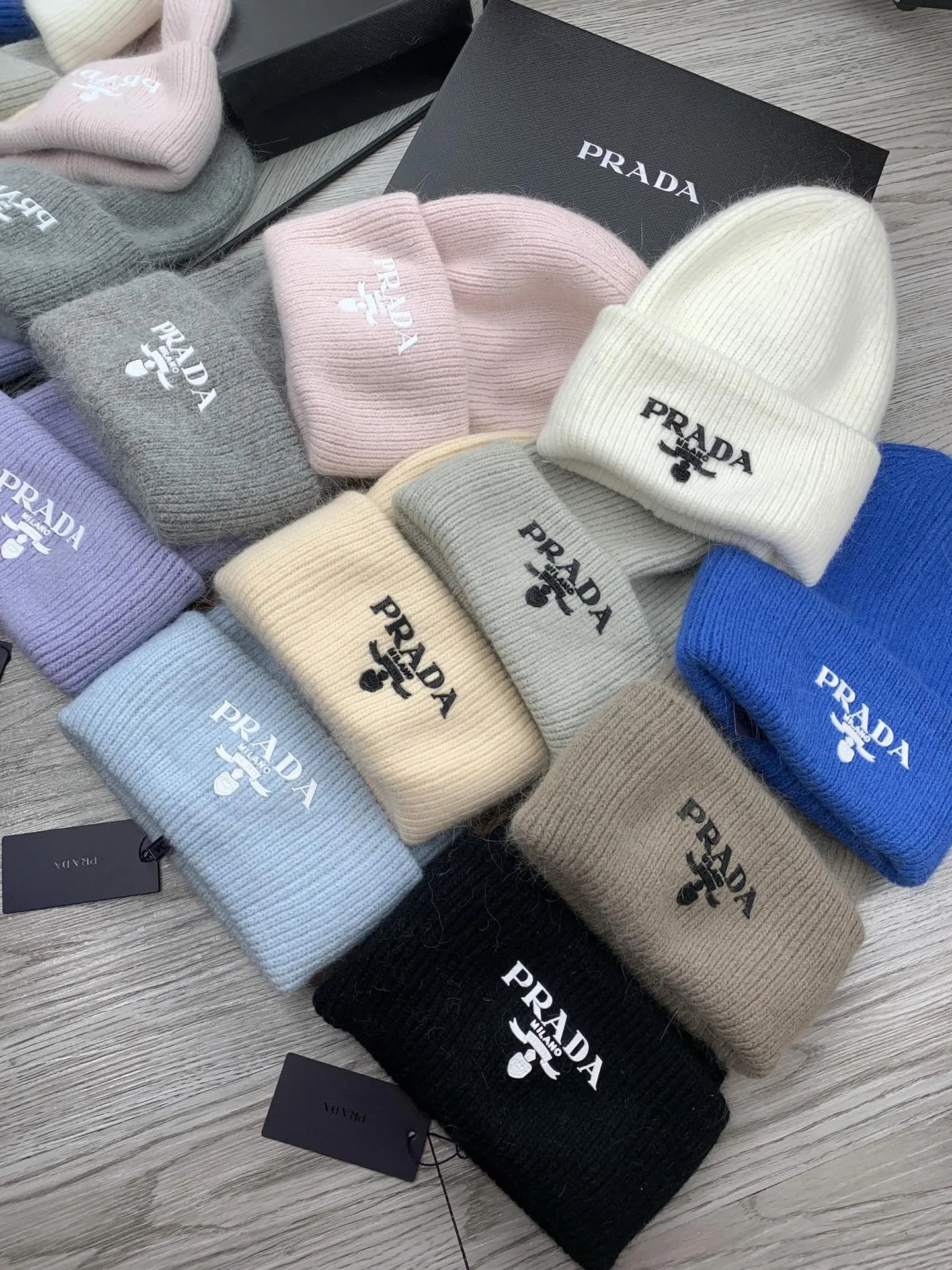BEANIE HAT IN PASTEL PURPLE WOOL 108749